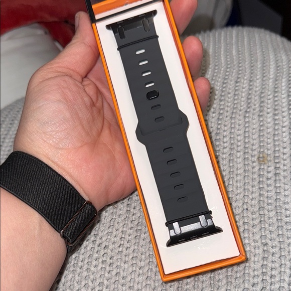 Apple Bottoms Black Apple Watch Band 49mm - Picture 1 of 3